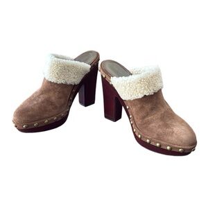 Stuart Weitzman Depot Shearling Clogs in Cigar Fur Studded Heeled Clogs 9B